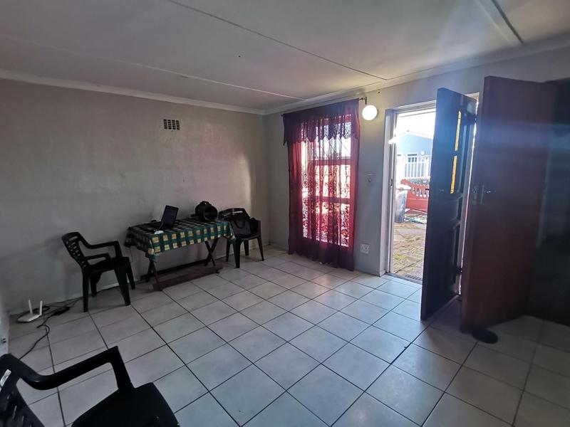 To Let 2 Bedroom Property for Rent in Portlands Western Cape